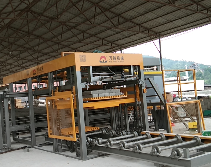 Automatic low-level stacker with hole-leaving system MZ-1200